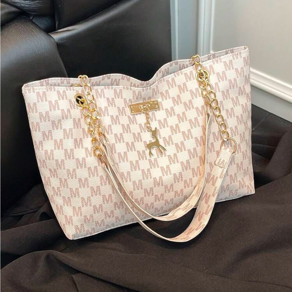 ⚠️Clearance Patterned Chain Shoulder Tote Bag With Gold Accents - Picture 4 of 9